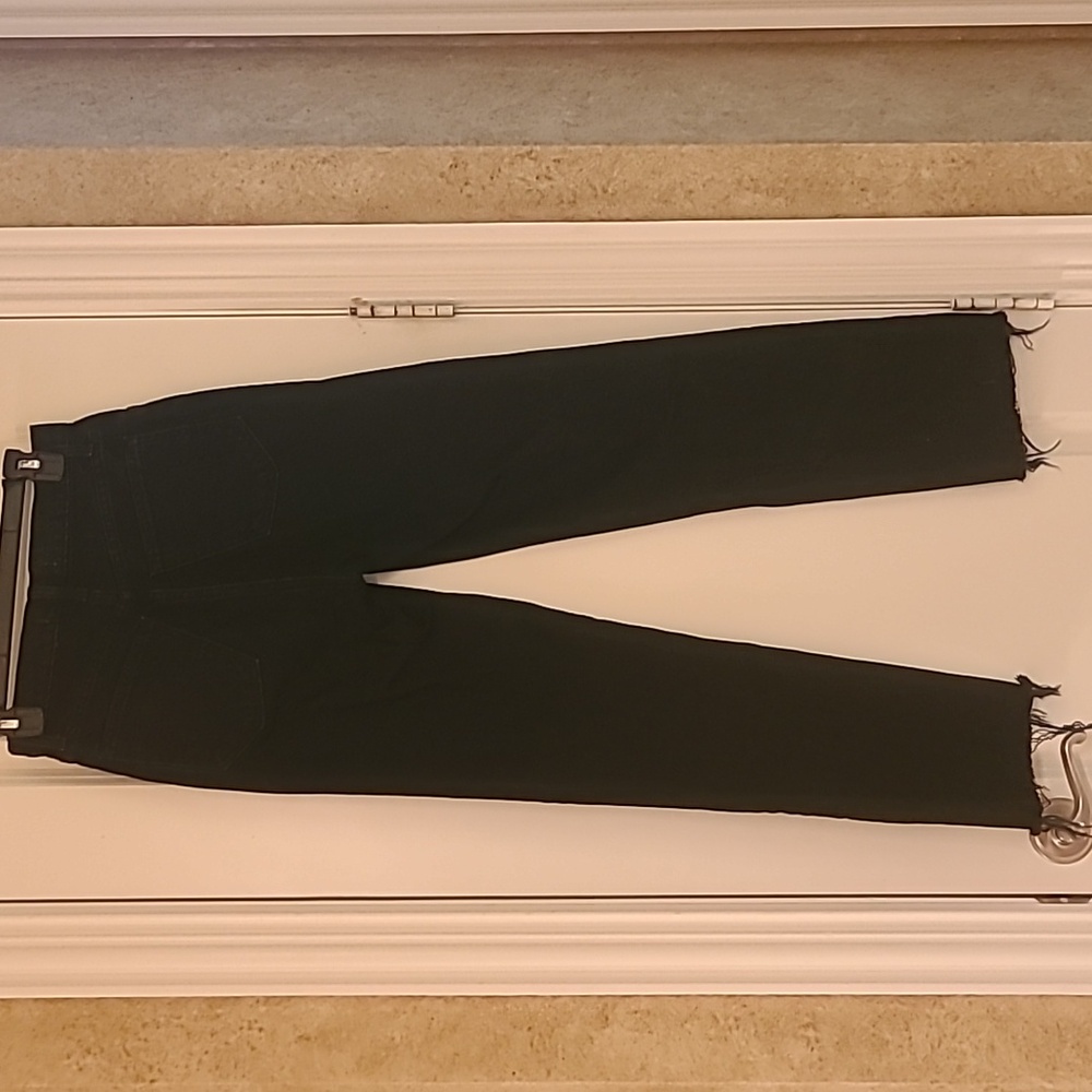 SOLD-Abercrombie & Fitch The 90s Straight Ultra High Rise Jeans Black Raw Hems - Picture 6 of 11